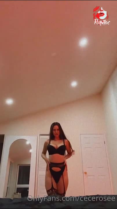 Grace Charis nude shower with her friend…