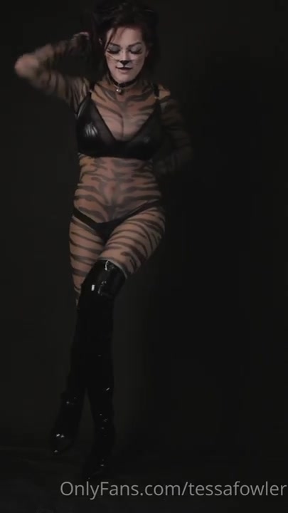 Tessa Fowler See Through Halloween Cat Costume Video Leaked