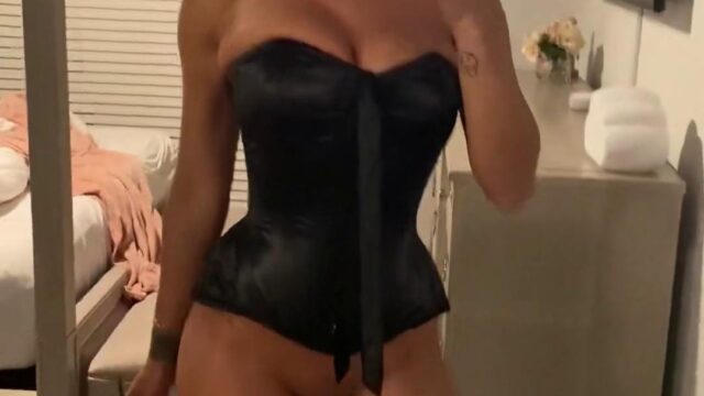 Authenticbella Nude Corset Selfie Onlyfans Video Leaked