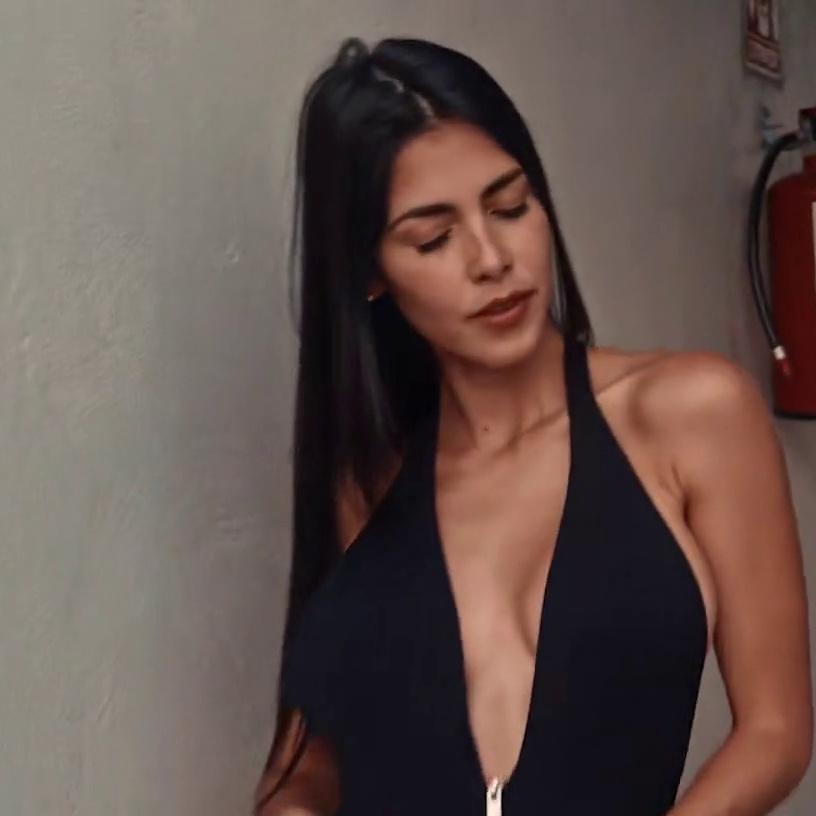 Ari Dugarte One-Piece Swimsuit Patreon Video Leaked